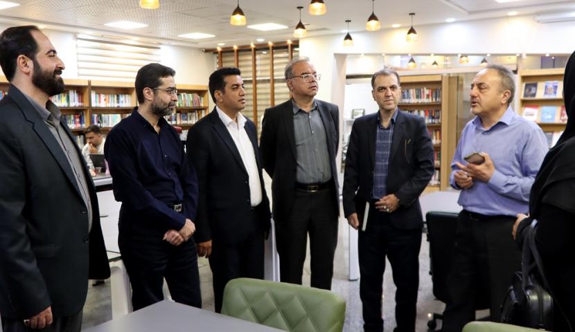 بازتعریف مسیر پژوهش در معدن/ صنایع معدنی در جست‌وجوی پژوهش‌های مسئله‌محور هستند/ بازدید ارکان پژوهش و فناوری از کتابخانه مرکز نوآوری ایمینو